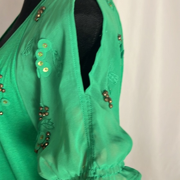 NWOT Leifnotes Kelly green cold shoulder beaded blossom top xs Nordstrom - Picture 7 of 15